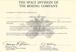 ocenění od firmy Boeing za účast na lunárním programu