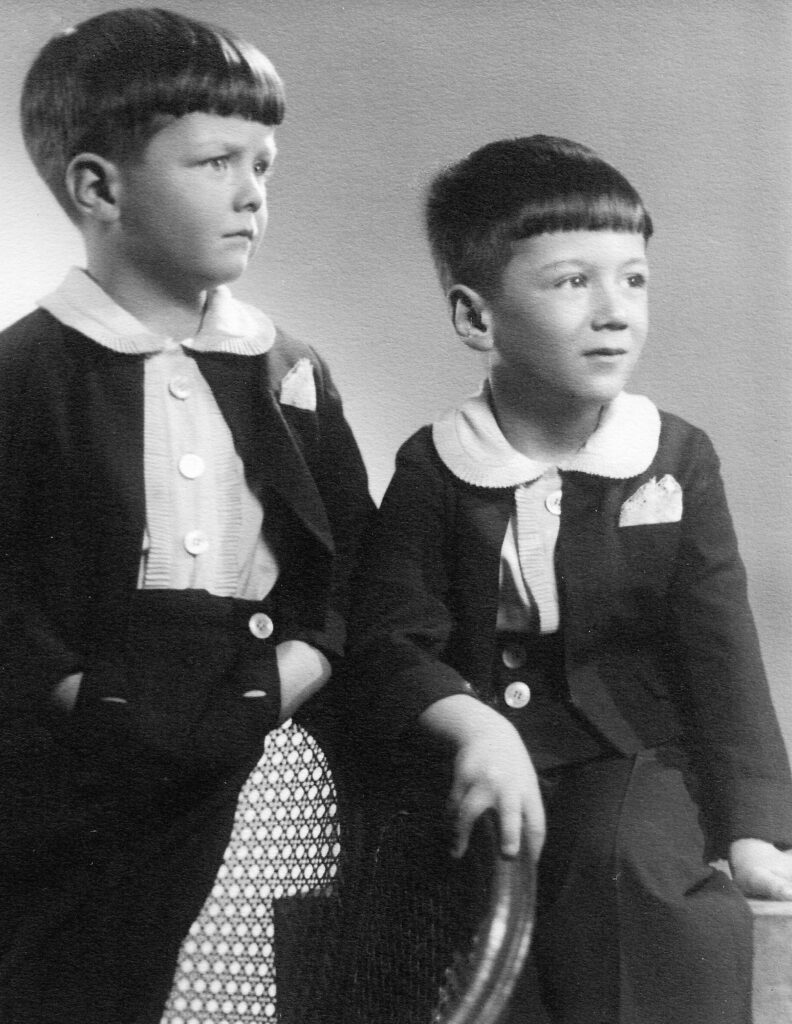 Dominik a Jan Dlouzí v chlapeckém věku